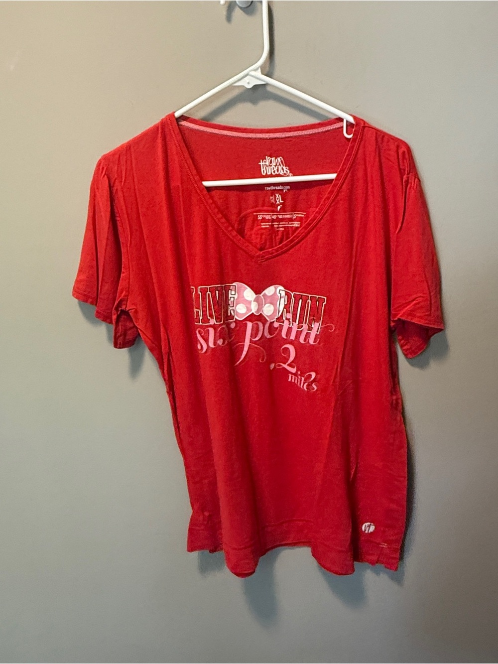 Red Raw Threads V-Neck Tee Minnie Mouse - XXL